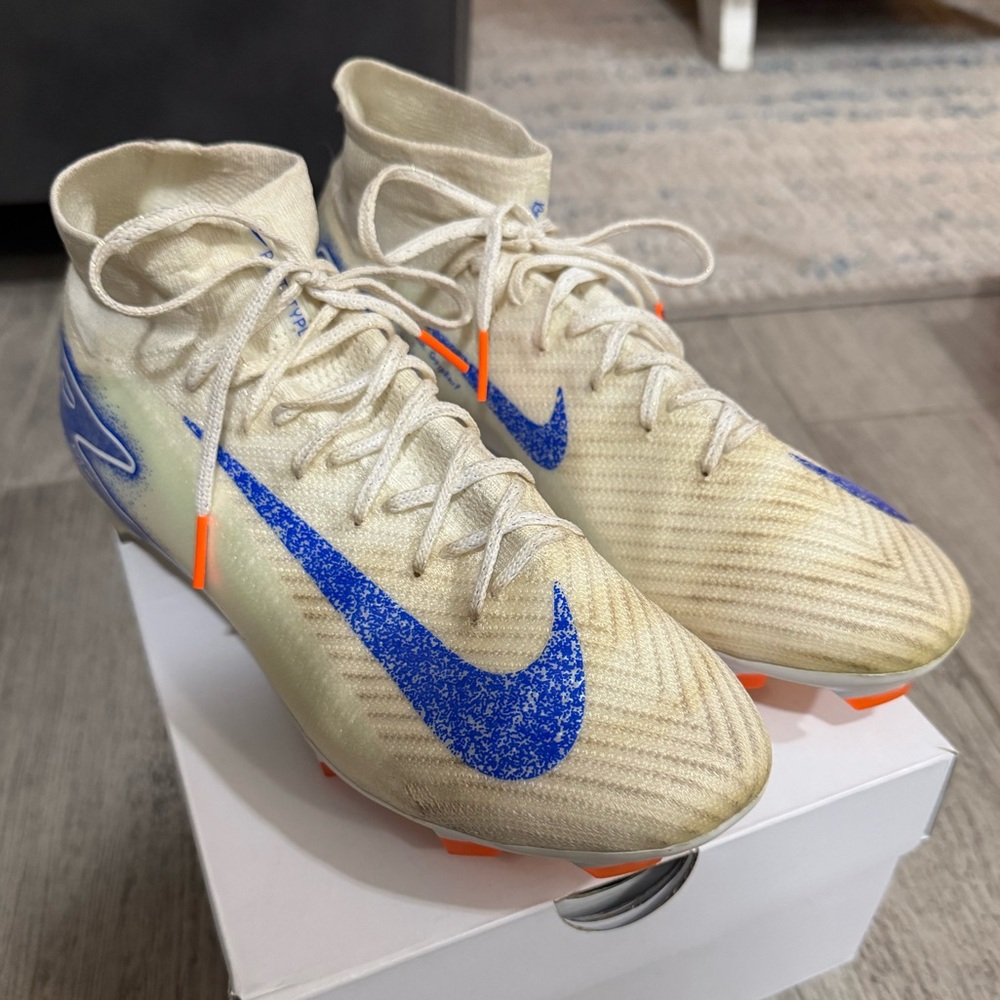 Nike White and Blue ZM Superfly 10 Elite F FG Cleats